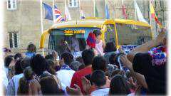 Autobús de Monbus trasladando al Río Natura Monbus Obradoiro