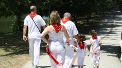 Familia preparada para vivir el San Fermín