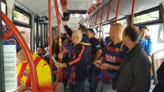 Supporters du FC Barcelona à bord de l’autobus Monbus