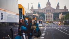 Autobuses de Monbus saíndo desde Barcelona cara ao Viña Rock