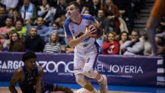 Fletcher Magee supera a un jugador del Morabanc Andorra