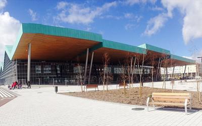 Fachada principal da nova Estación de Autobuses en Vitoria