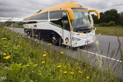 Autobús de Monbus Mercedes-Benz Tourismo carrozado por Irizar