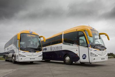 Autobuses Maximun de Monbus modelo Irizar i6.