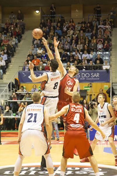 Salto inicial en el Rio Natura Monbus Obradoiro - CAI Zaragoza