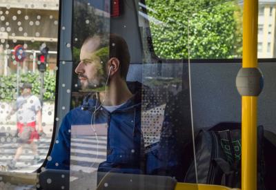 Usuario del servicio de bus urbano de Talavera