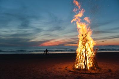 san-juan-bonfires-a-coruna